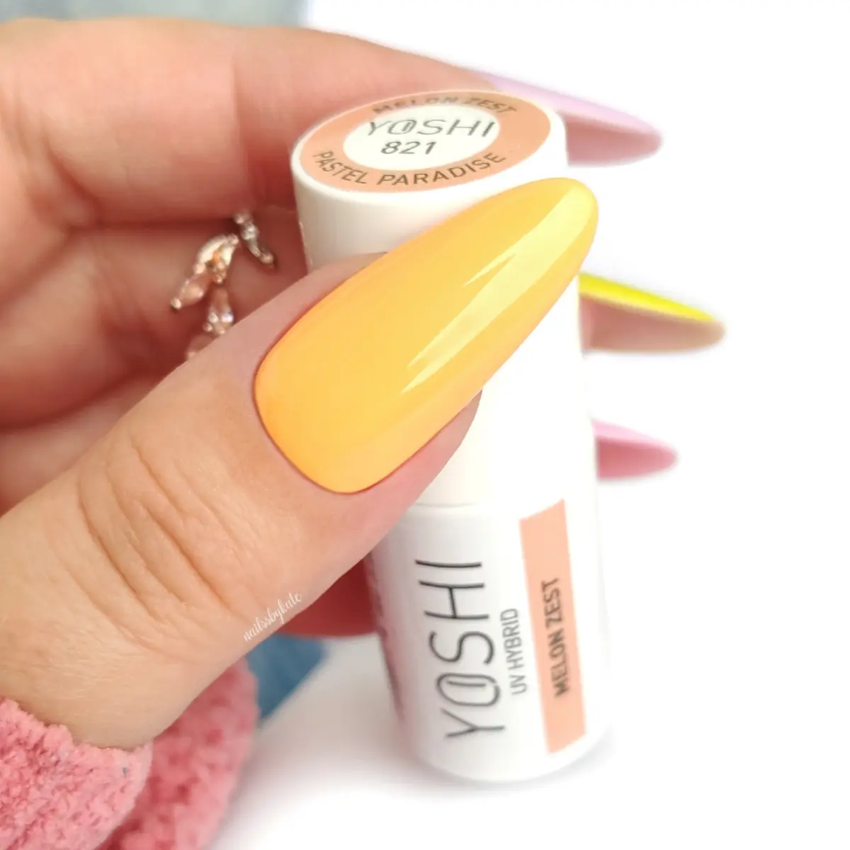 Lakier Hybrydowy UV LED Melon Zest 6 ml - 821 Lakier Hybrydowy UV LED Melon Zest 6 ml - 821 - obrazek 3